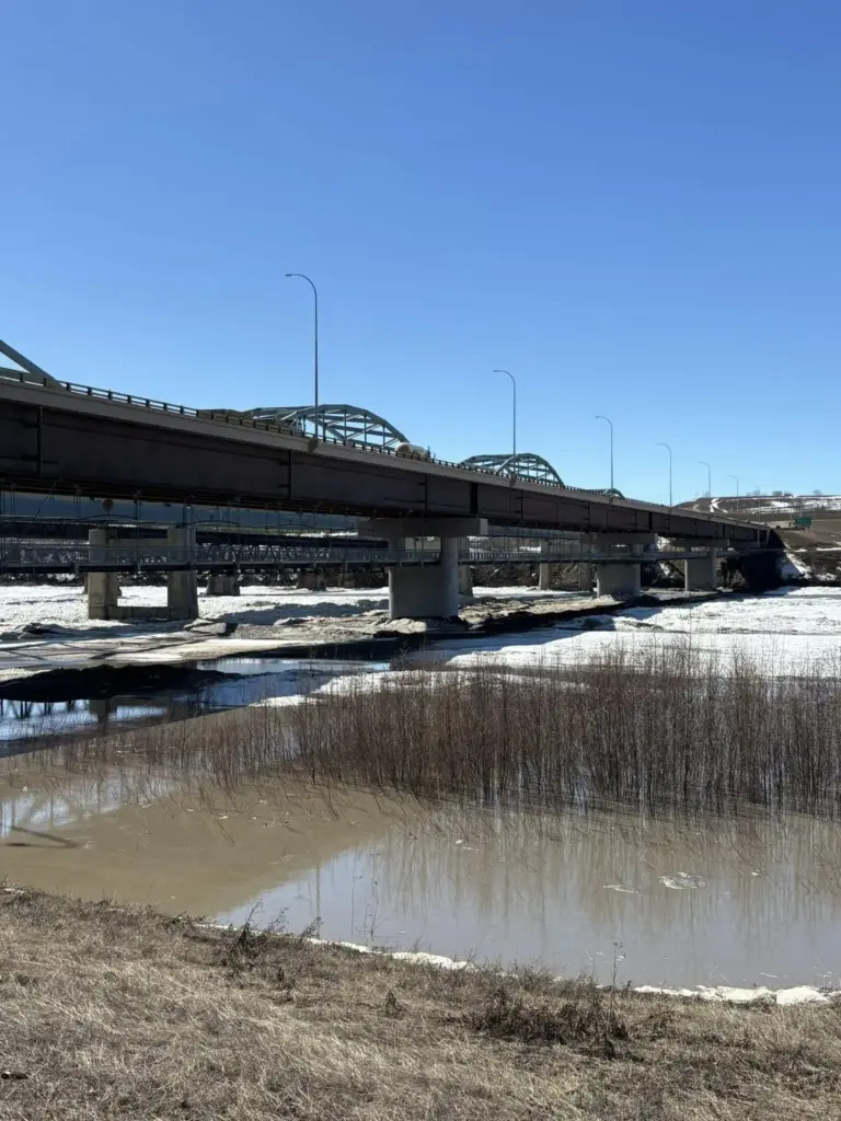 ice-jam-watch-peace-river-bridge-jpg-3