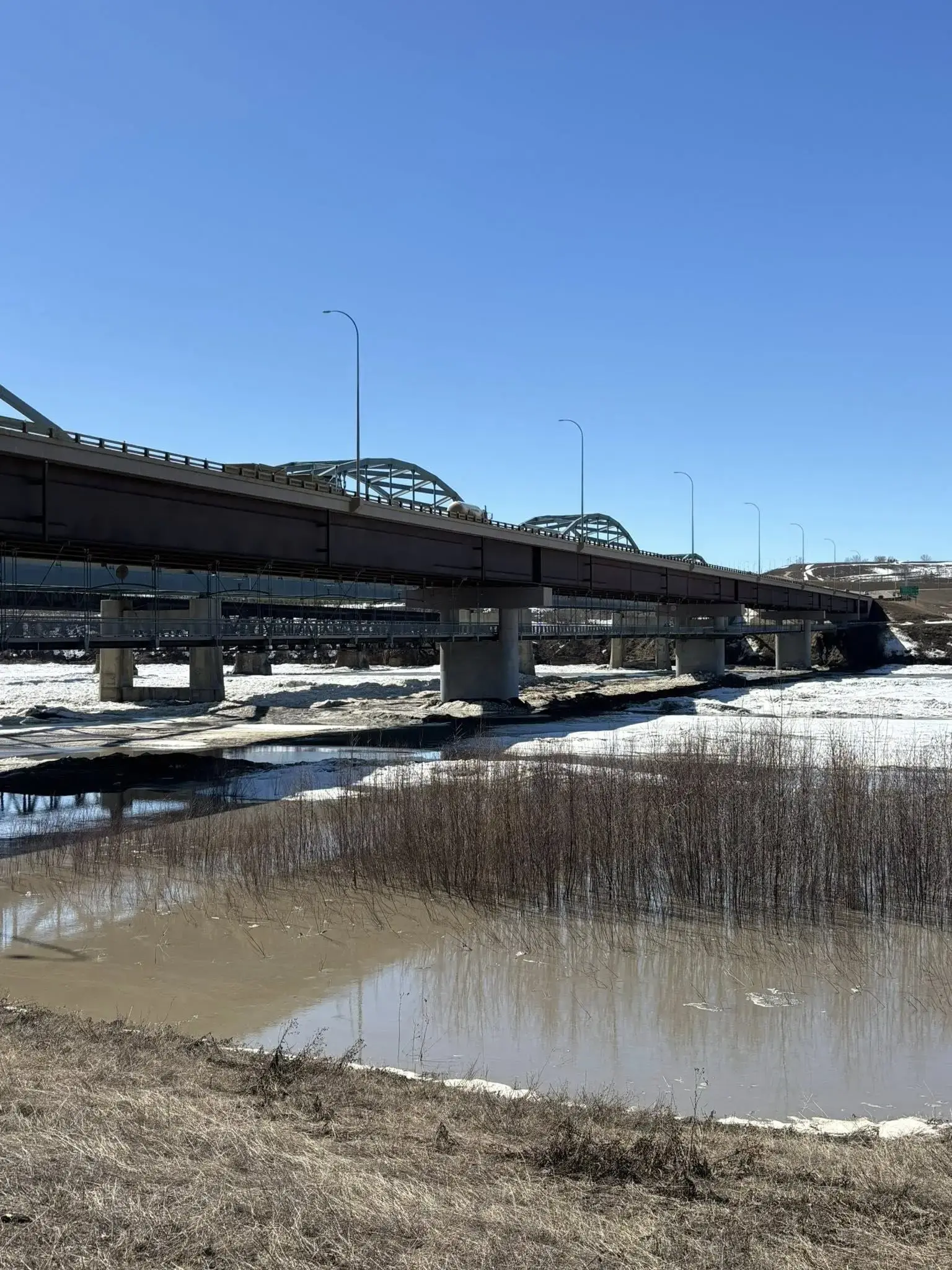 ice-jam-watch-peace-river-bridge-jpg-3