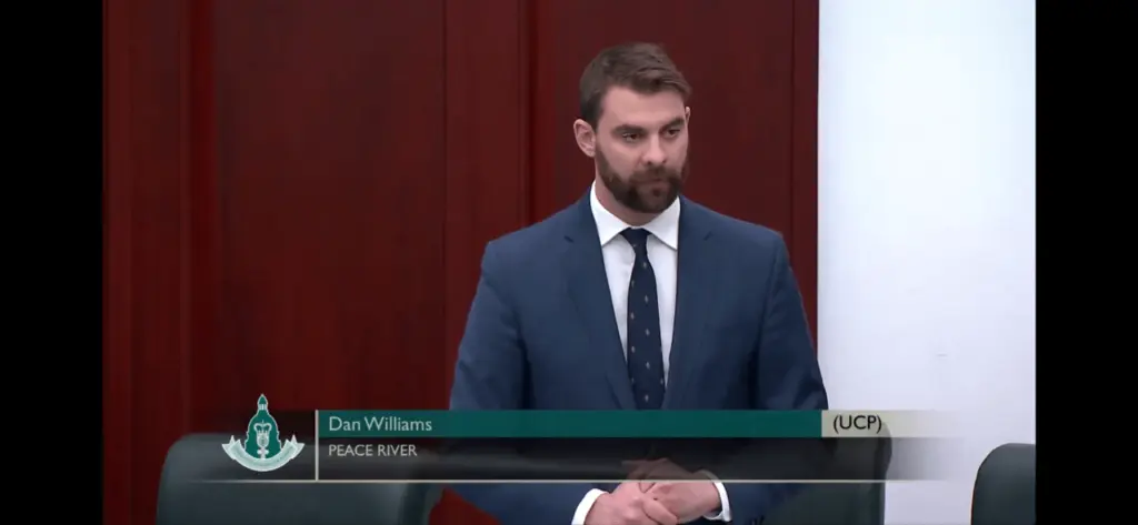 dan-williams-leg-png-3