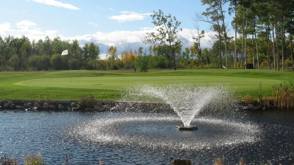 golf-course-fountain