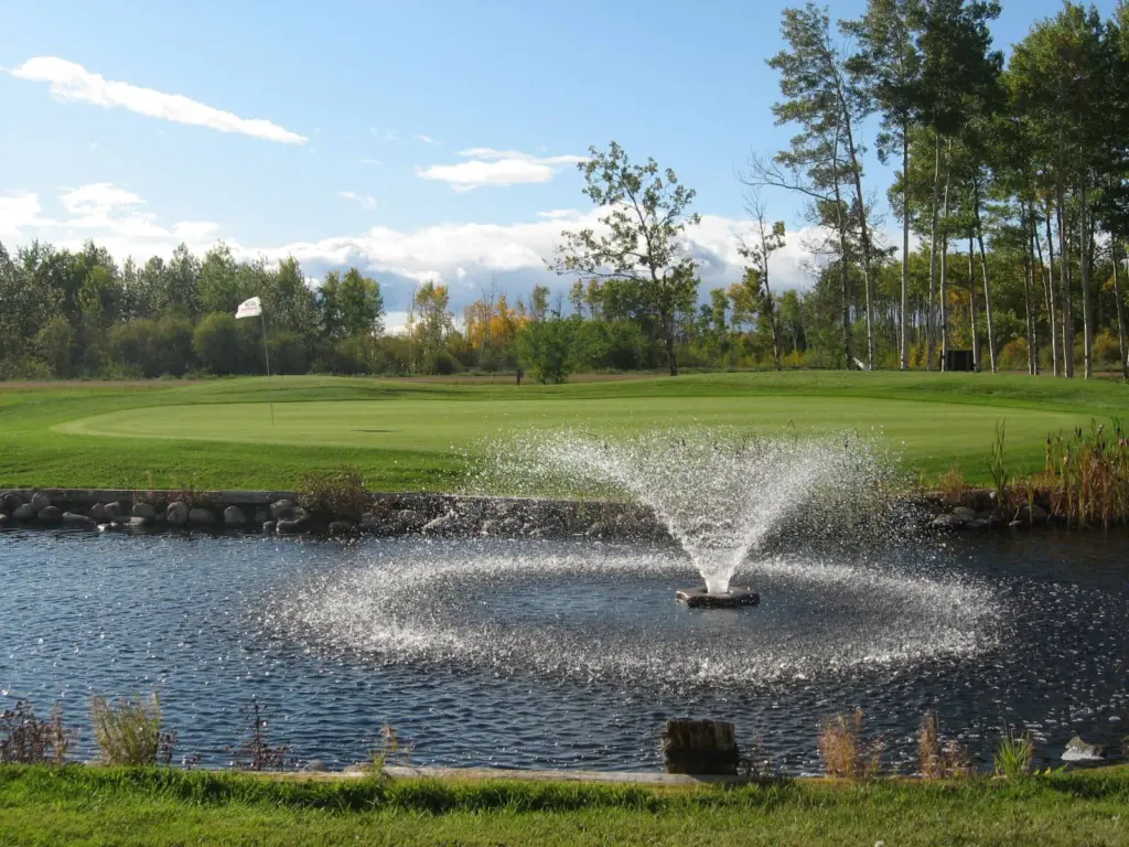 golf-course-fountain