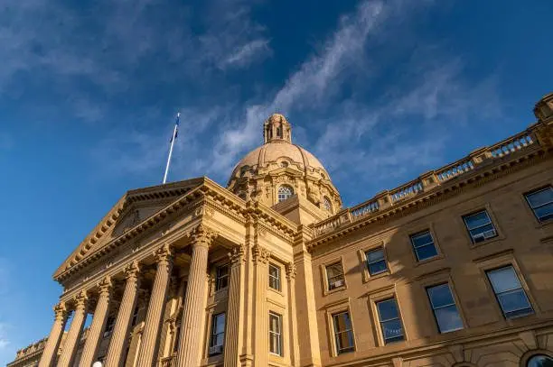 exterior-facade-of-the-alberta-legislature-on-a-beautiful-summer-evening