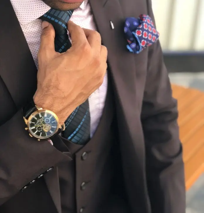 close-up-designer-suit-fashion-1342609-696x724