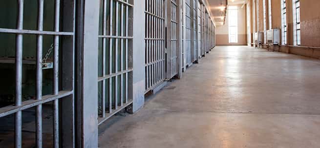 daviess-county-jail-hallway-and-cell-blocks