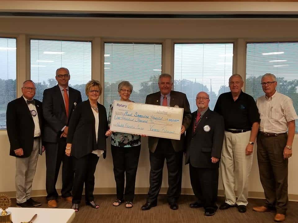 vincennes-rotary-donation