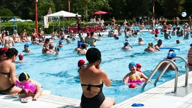 istock_070119_swimmingpoolscrypto