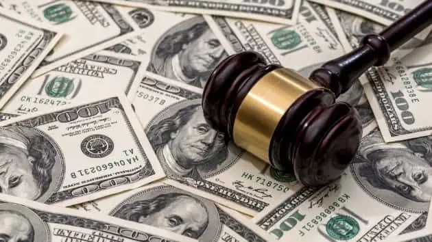 istock_71219_gavelmoney