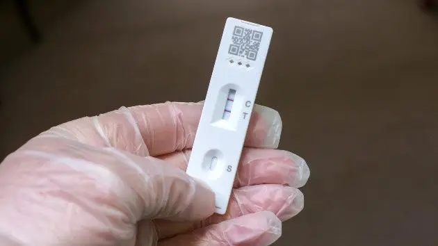 gettyrf_61622_covidtest