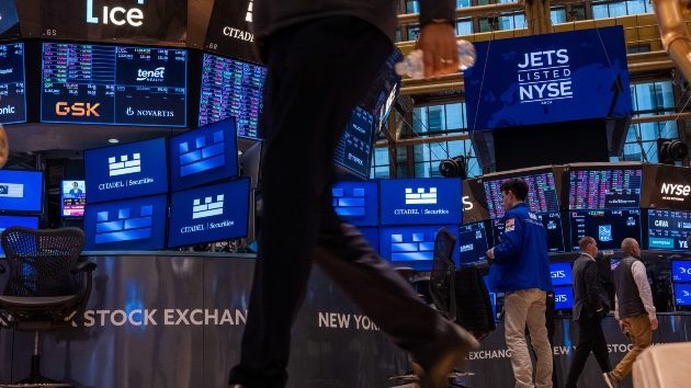 getty_stockexchange_042325999006