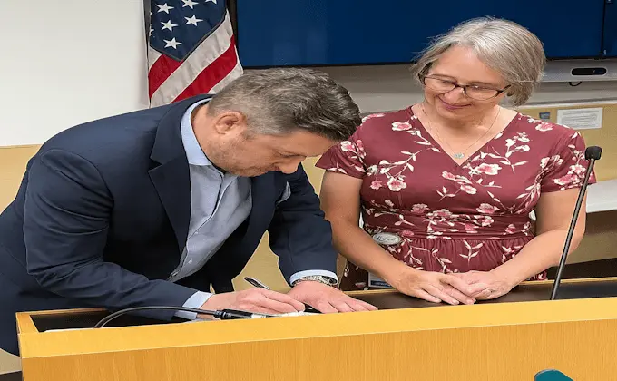 ccb380dd-5e5f-457f-9361-bc326192002c