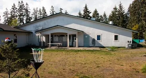 serenityhouseshelter-back-yard