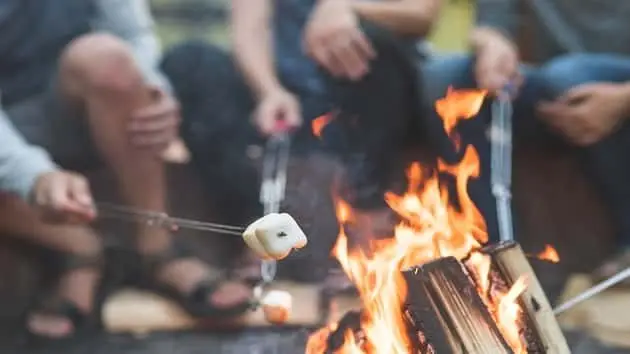 smores-by-the-campfire