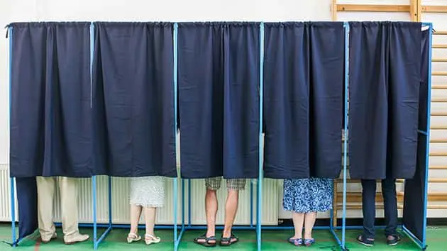 people-voting-in-booths