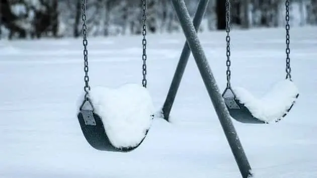 snow-on-swings
