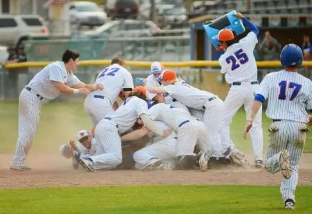 leftiesbaseballcelebrate-e1554500298253