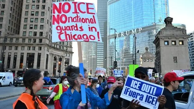 getty_chicagoprotest_100625912356