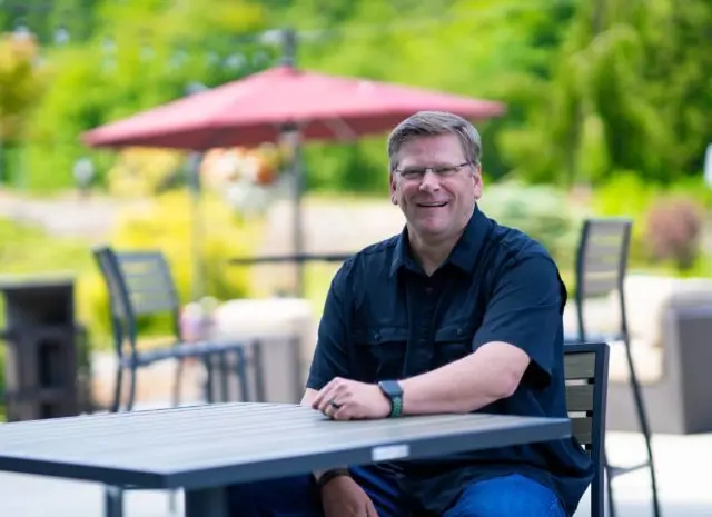 chapman-headshot-1-small-e1689112936798