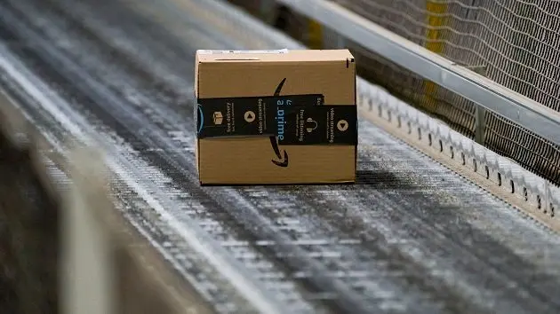 inside-an-amazon-fulfillment-center-on-cyber-monday