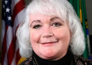 pamela-leonard-ray-for-web-4