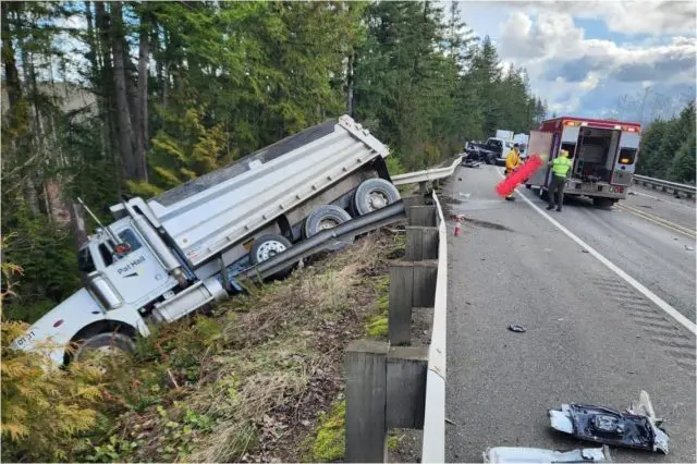 sr-104-collision-e1676677032725