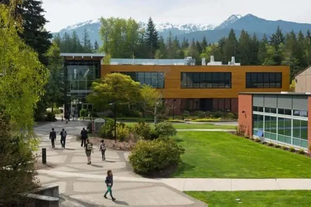 college-e1570144647139-3