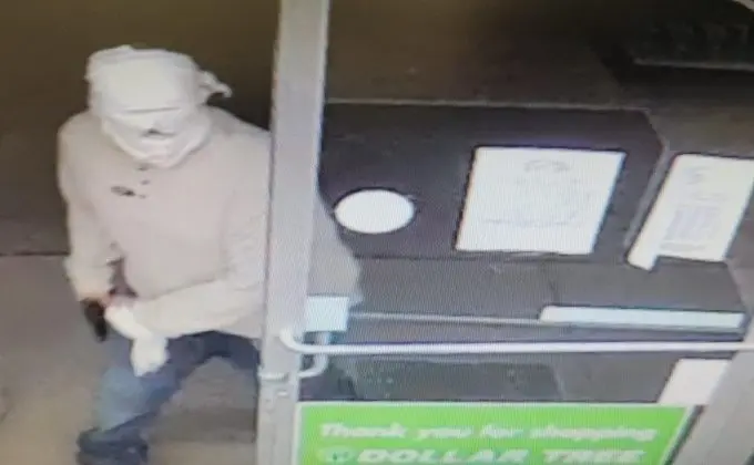 dollar-tree-robber