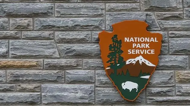 national-park-service-sign-with-copy-space-to-left