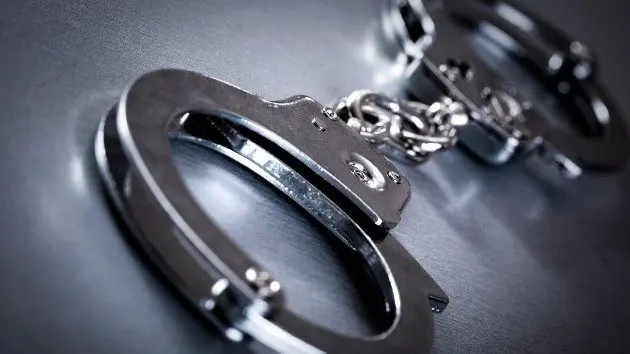 istock_11520_handcuffs