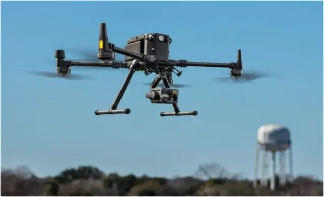 le-drone-e1698107261540