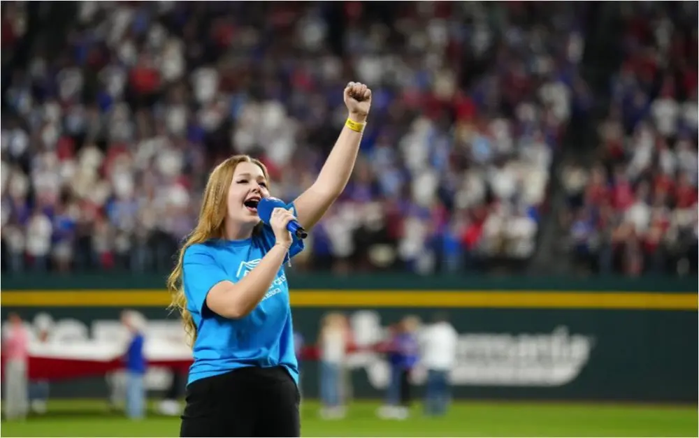 pearl-at-world-series-e1729883361236