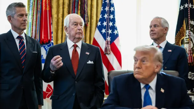 getty_trumpandpenske_013026100935