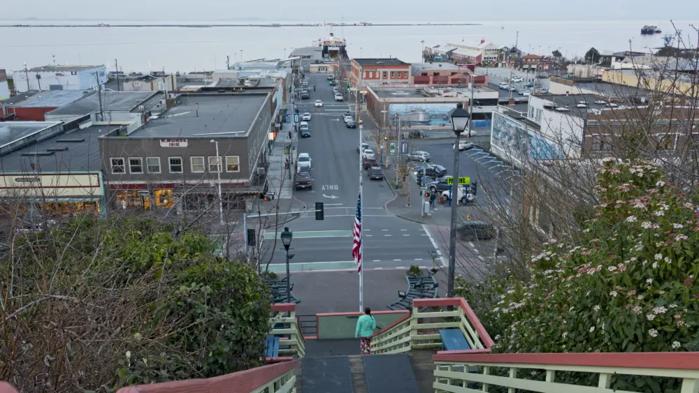 port-angeles-downtown-view004p