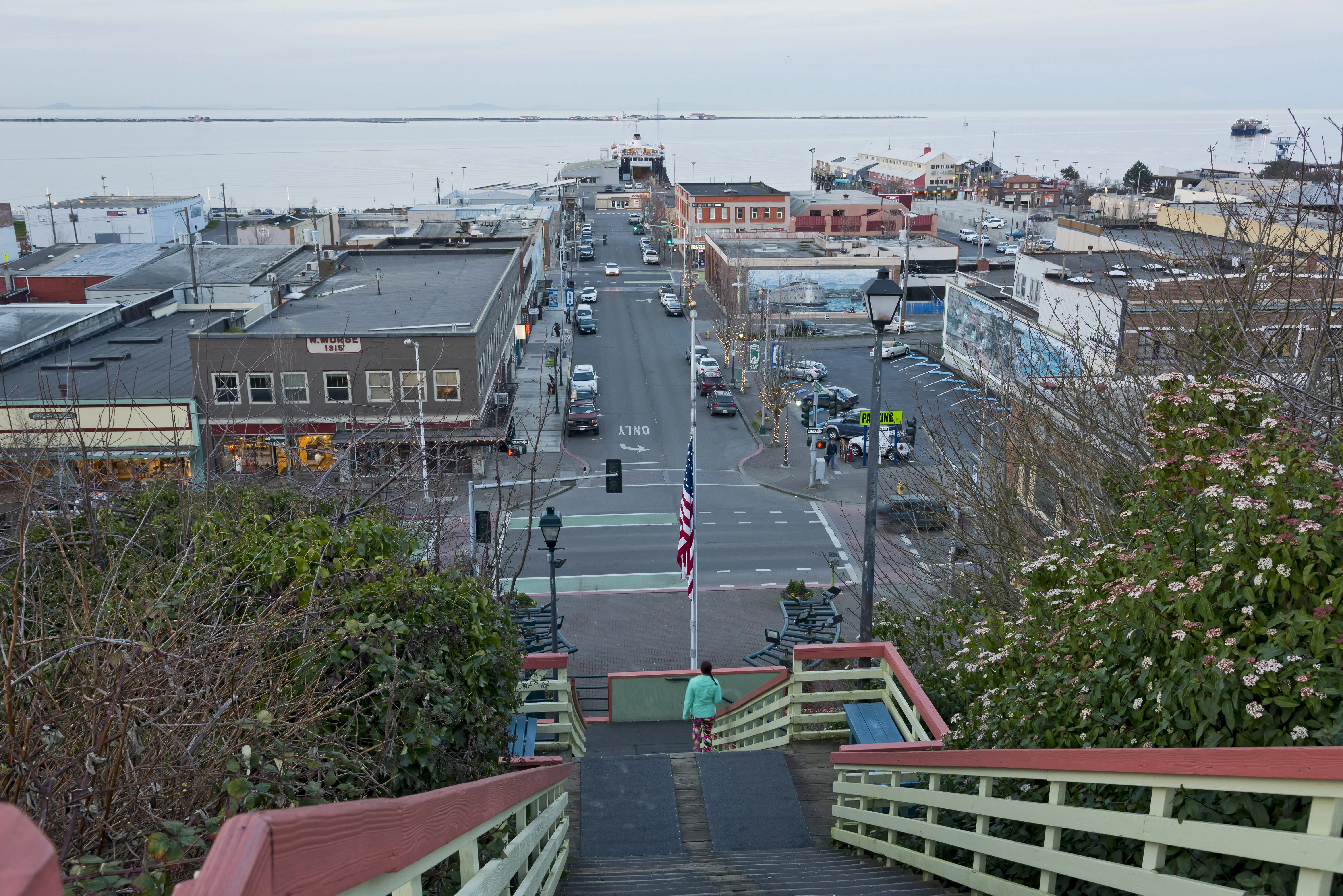 port-angeles-downtown-view004p