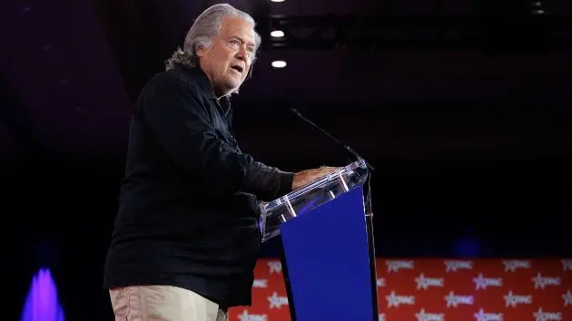 getty_stevebannon_040626149259