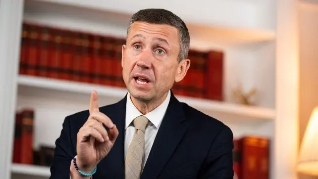 getty_kenmartin_041026845247