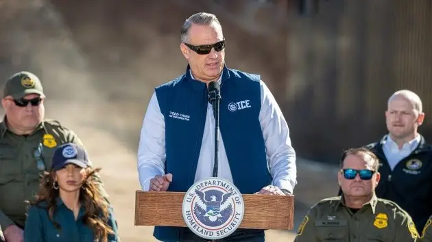 getty_toddlyon_041726405874