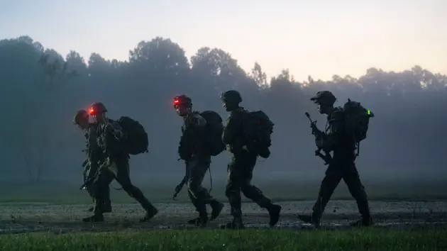 news_paratroopers_72026440560