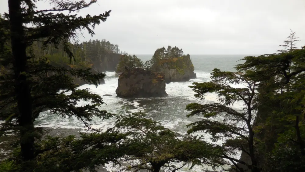 Inflatterer Search is on for two missing hikers in separate incidents at Cape ...