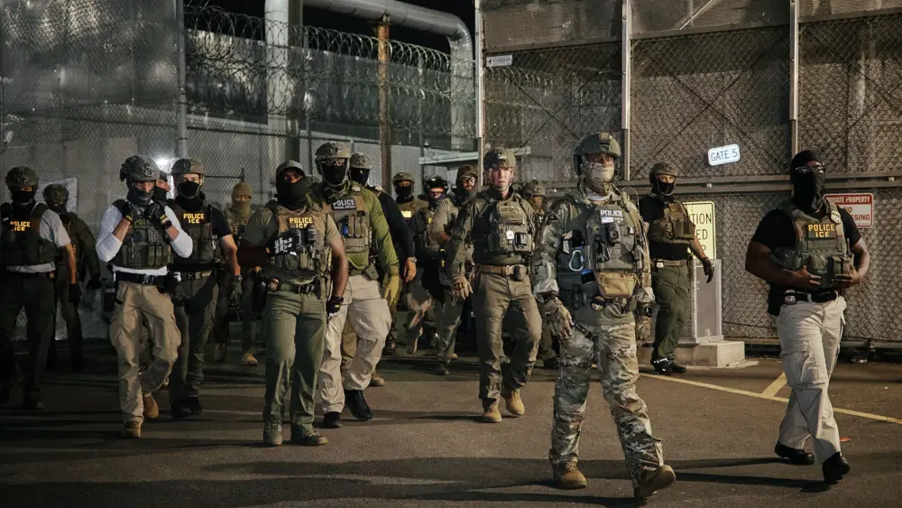 getty_ice20agents_080426145748
