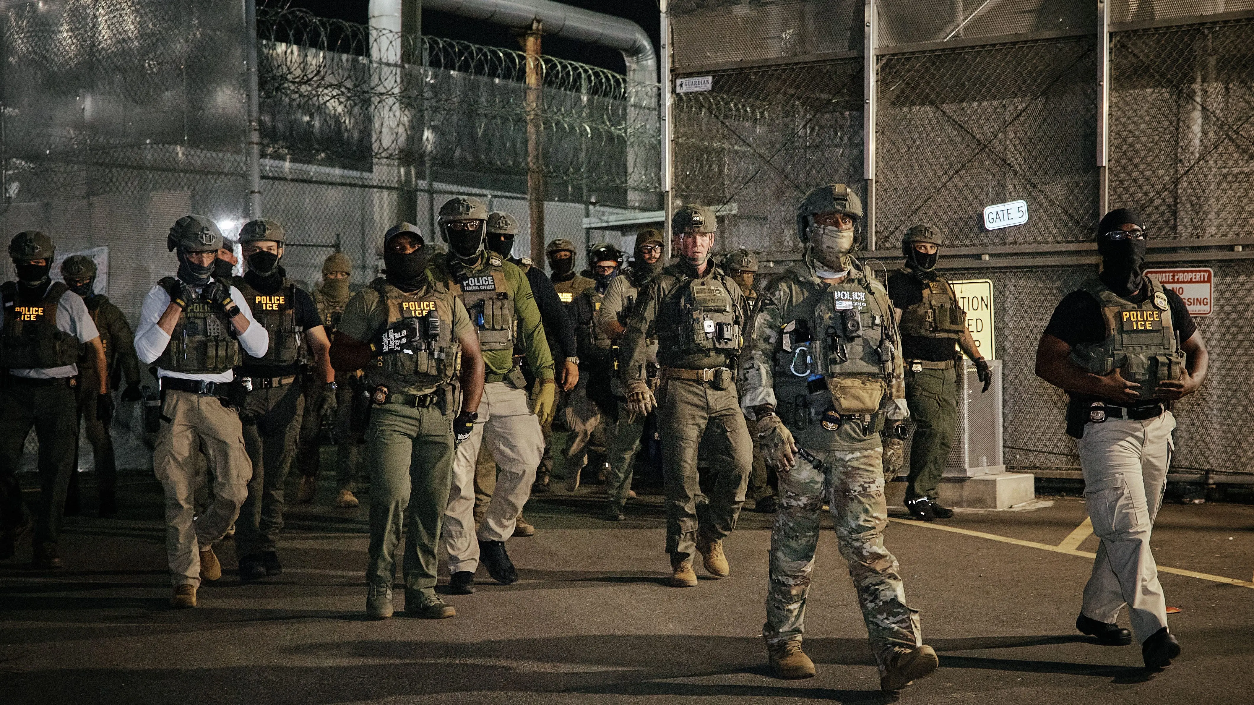 getty_ice20agents_080426145748