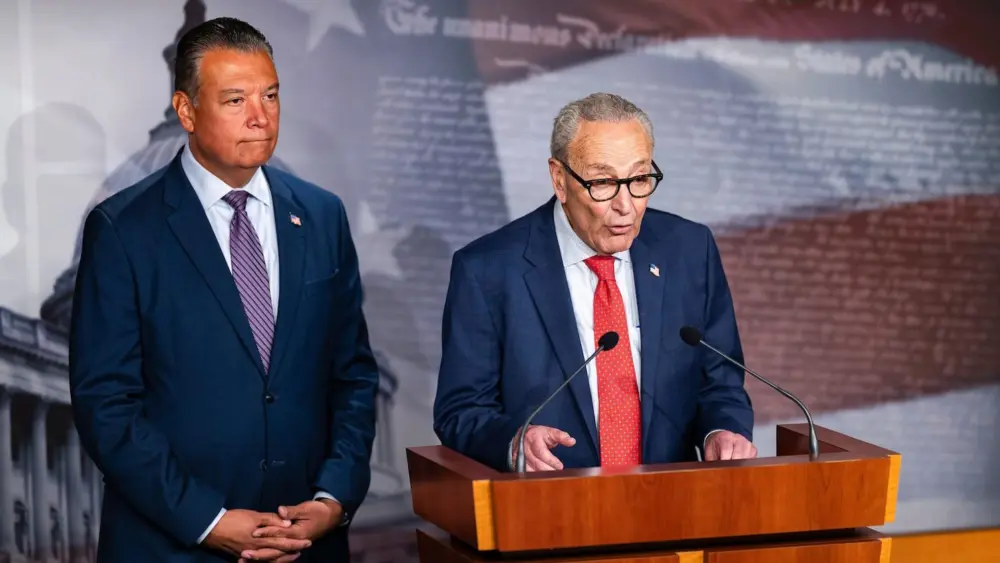 getty_alexpadillachuckschumer_091526326391