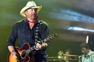 toby-keith-april-2017-a-billboard-1548-300x199-2