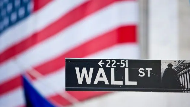 getty_22422_wallstsign