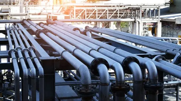 getty_3422_oilpipelines