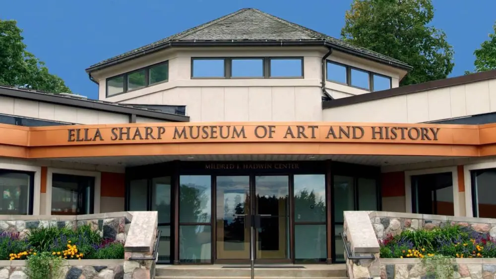 ella-sharp-museum-4