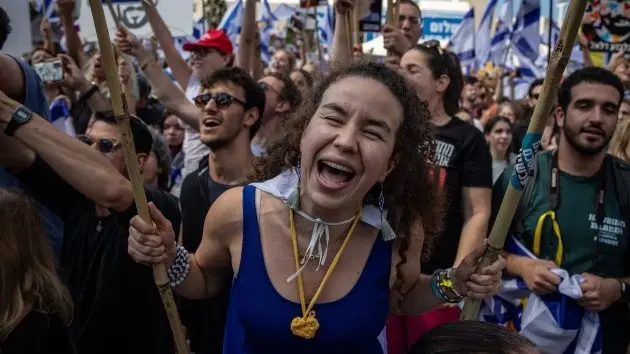 getty_hostagerelease_101325480584