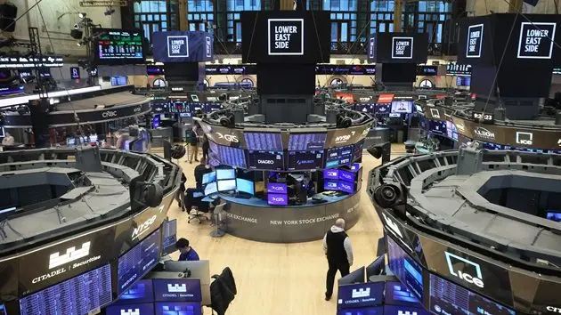 Investors send stocks tumbling, Dow plunges 900 points