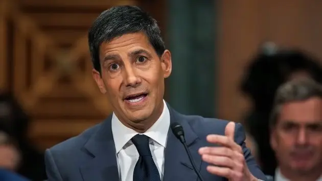 getty_kevinwarsh_042926380072