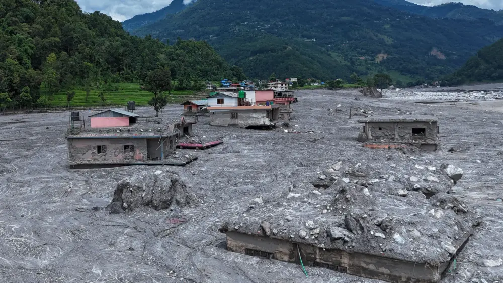 getty_nepalfloodingaftermath_090326849861