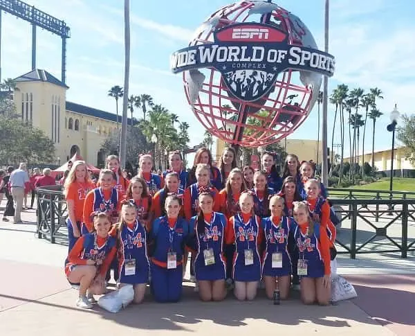 cheerleaders-disneysemis